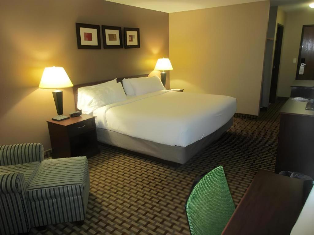 Holiday Inn Express O'Neill By Ihg Exterior photo