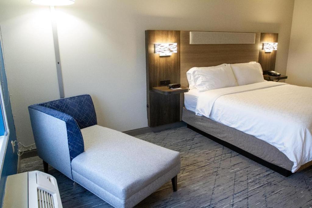 Holiday Inn Express O'Neill By Ihg Exterior photo